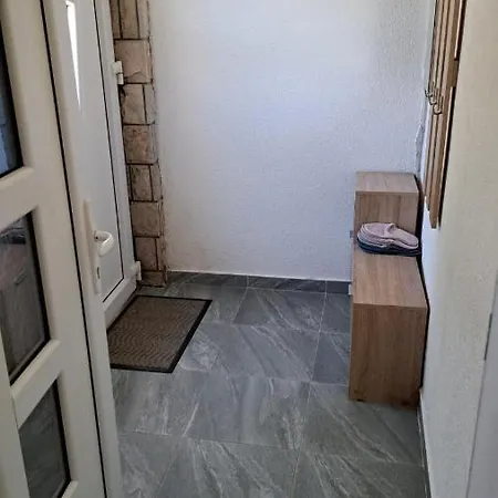 Natasa Apartman *